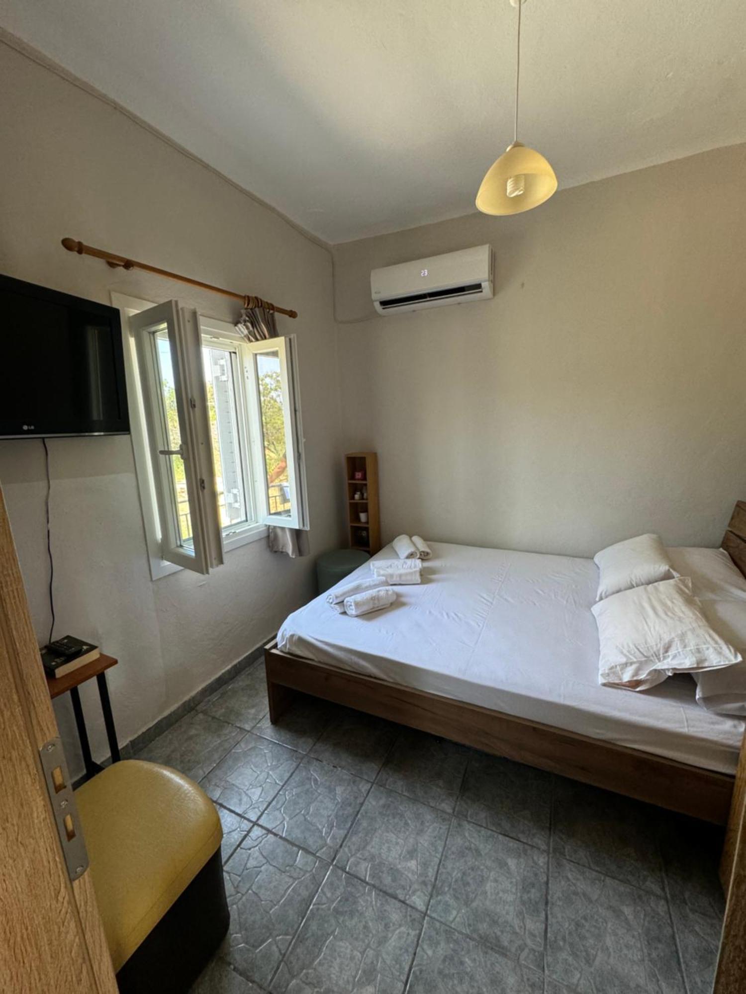 Dimitri'S Apartment Ватера Екстер'єр фото